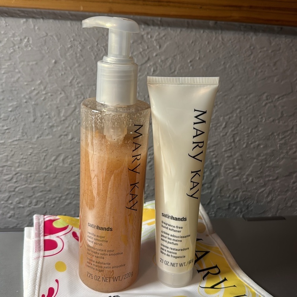 MARY KAY SATIN HANDS SET in Vanilla Sugar - Picture 3 of 4